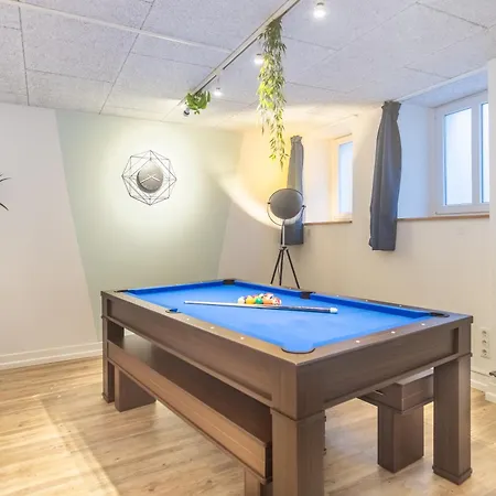 Pool Table Heaven, Workstation, 4k Tv, Netflix Apartament Lipsk