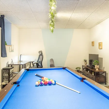 Pool Table Heaven, Workstation, 4k Tv, Netflix Leipzig