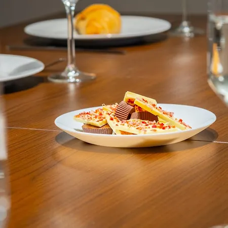 Pool Table Heaven, Workstation, 4k Tv, Netflix * Leipzig