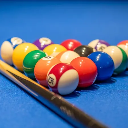 Pool Table Heaven, Workstation, 4k Tv, Netflix Apartment