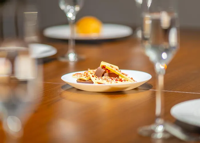 Pool Table Heaven, Workstation, 4k Tv, Netflix Λειψία