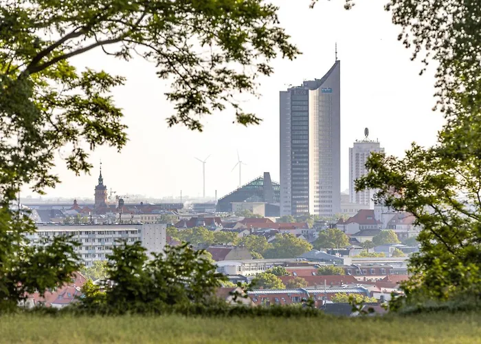 Pool Table Heaven, Workstation, 4k Tv, Netflix